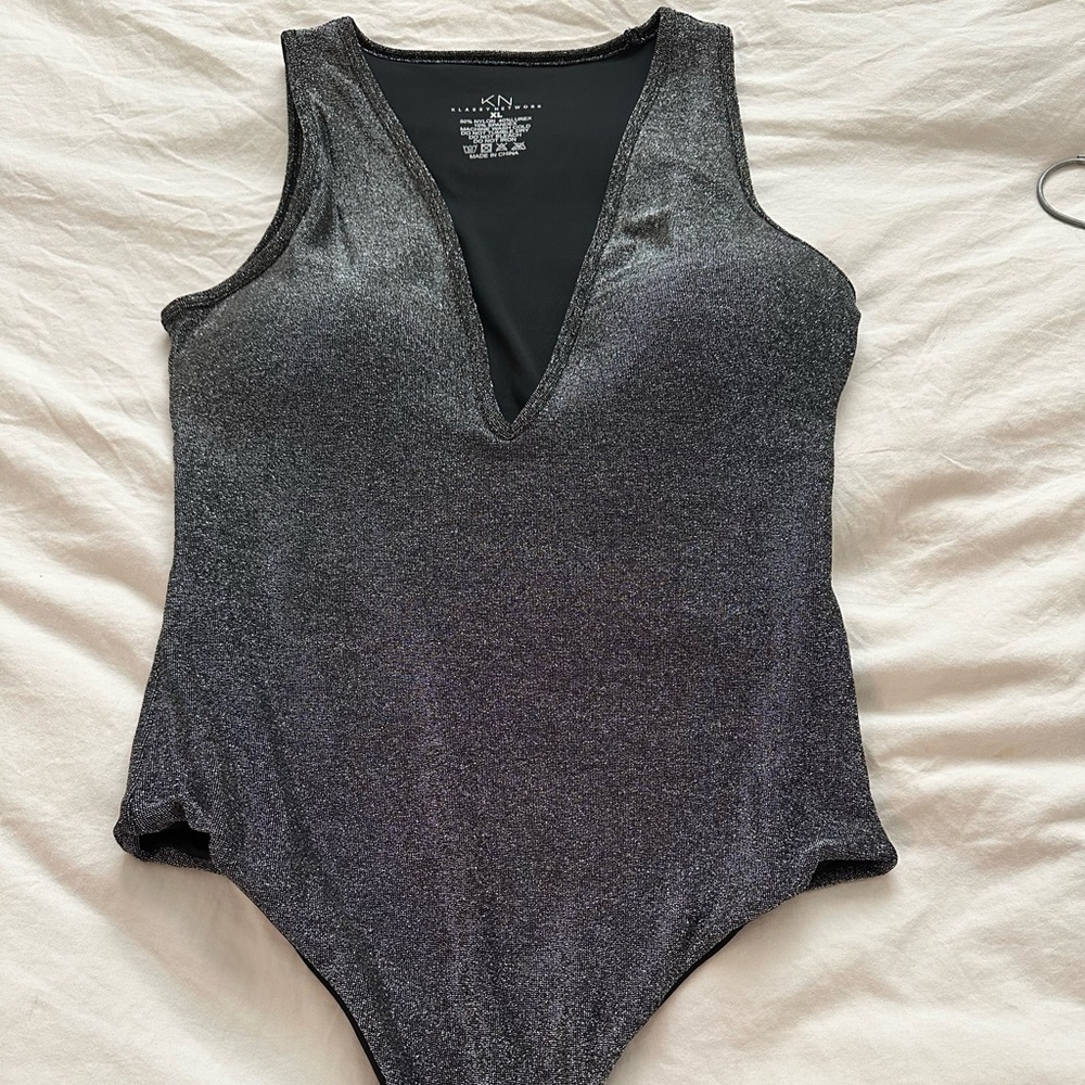 XL KLASSY NETWORK DEEP V NECK BODYSUIT BRALESS- USED